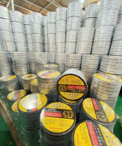 Băng dính nhựa đường Nano Number One xếp chồng trong kho hàng